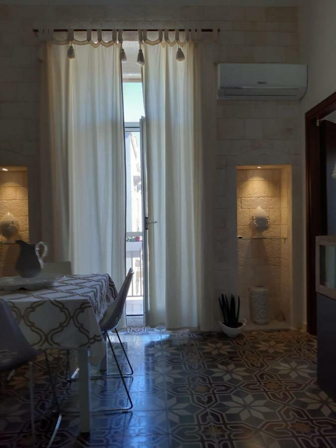 モーラ・ディ・バーリCasa Linaアパートメント エクステリア 写真